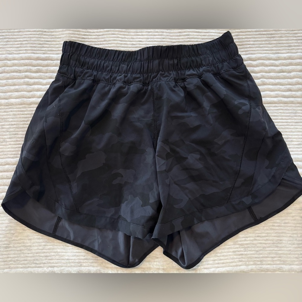 lululemon Track That Mid-Rise Lined Short 5" Camo Size 6